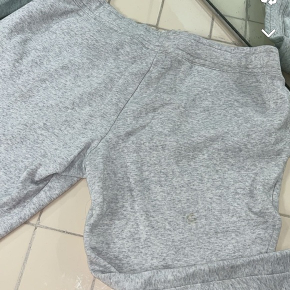 Selling amazingly comfortable sweatpants for woman from PINK for $45 - Picture 6 of 7